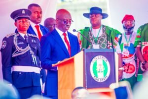 Read more about the article Gov Okpebholo swears in 3 judges rejected by Obaseki after NUJ clearance