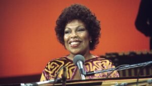 Read more about the article Grammy Award winner Roberta Flack dies at 88 – The Sun Nigeria